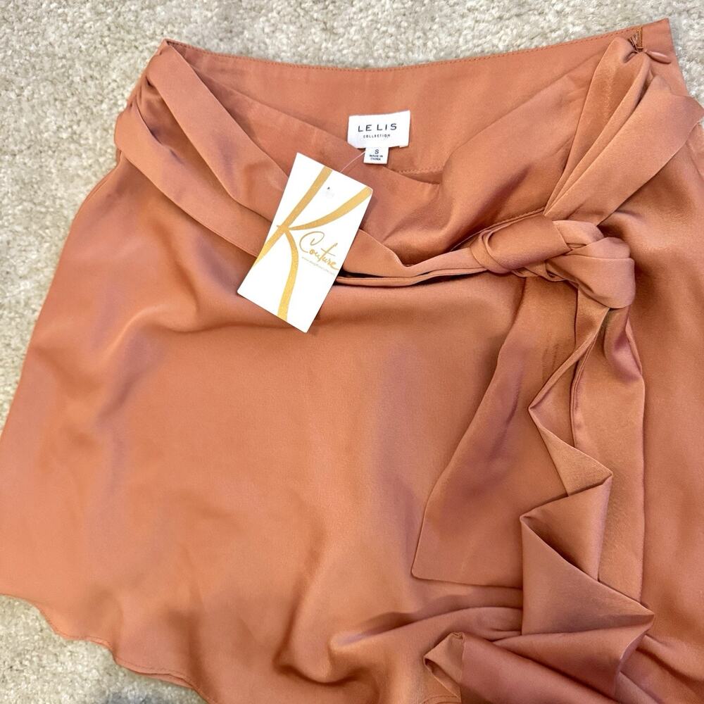 Le Lis Burnt Orange Wrap Mini Skirt Size Small Tie Waist Flowy Silky Satin Look - Picture 8 of 16